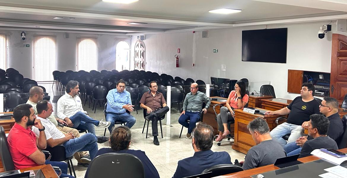 Vereadores tiram dúvidas e apresentam demandas junto à empresa administradora do Cemitério