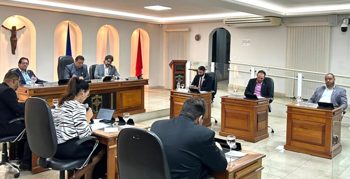 Na Ordem do Dia, os vereadores aprovaram 5 projetos de lei e um veto do Executivo
