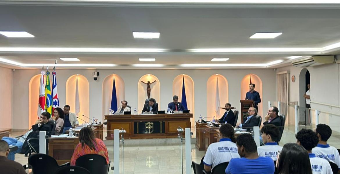 Na Ordem do Dia, foram aprovados três projetos enviados pelo Executivo e um projeto de autoria parlamentar