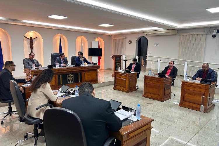 Vereadores aprovaram por unanimidade os três projetos pautados na Ordem do Dia 