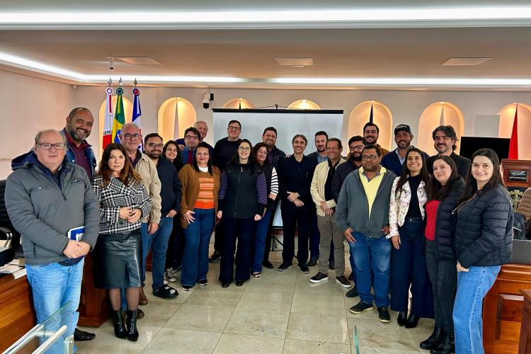 O treinamento contou com a participação de agentes políticos e servidores municipais