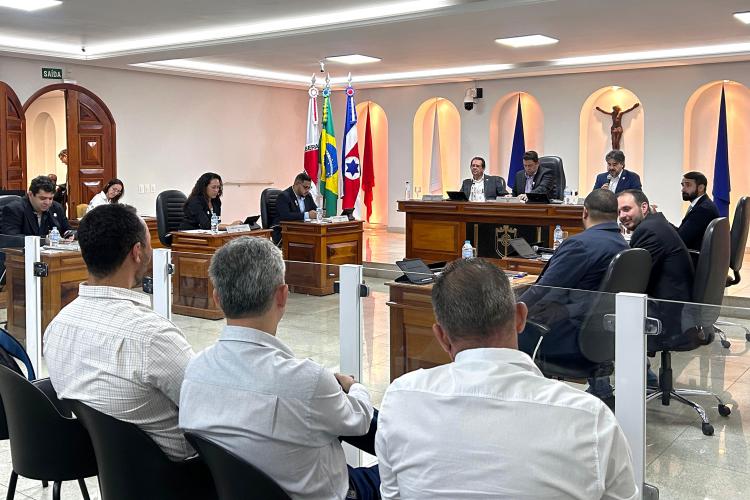 Vereadores do município de Conquista prestigiam sessão ordinária da Câmara de Sacramento