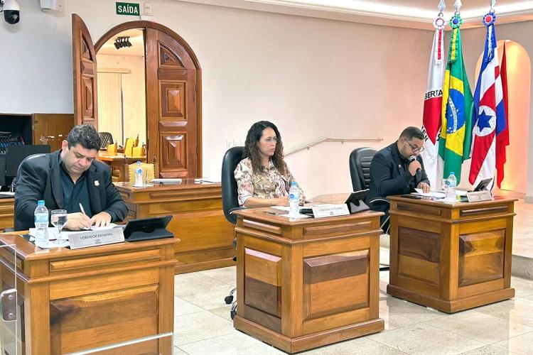 Na foto: vereador Carlos Bananal, Sgto Edna e Daniel Campos