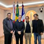 Vereadores recepcionam consultor Miguel Dianese