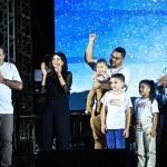 Prefeito Juninho, primeira-dama Maria Clara, e os vereadores Daniel e Dr. Reginaldo sobem ao palco durante os shows
